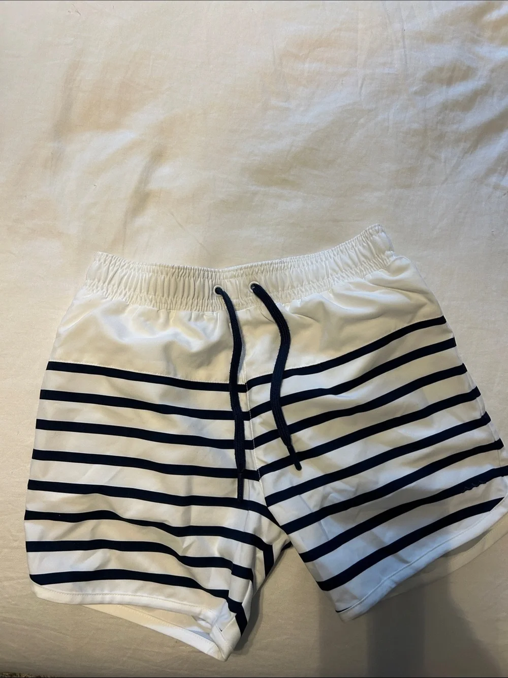 Minnow Boys White & Navy Striped swim shorts size 8